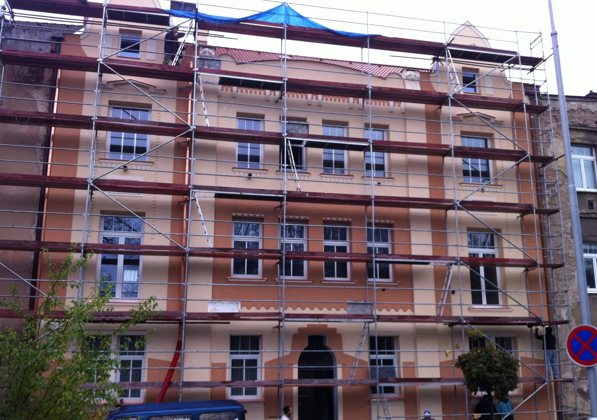 Rekonstrukce domu s půdní vestavbou - Hradec Králové